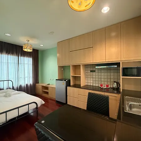 Greenview Ekkamai10 Suite-2